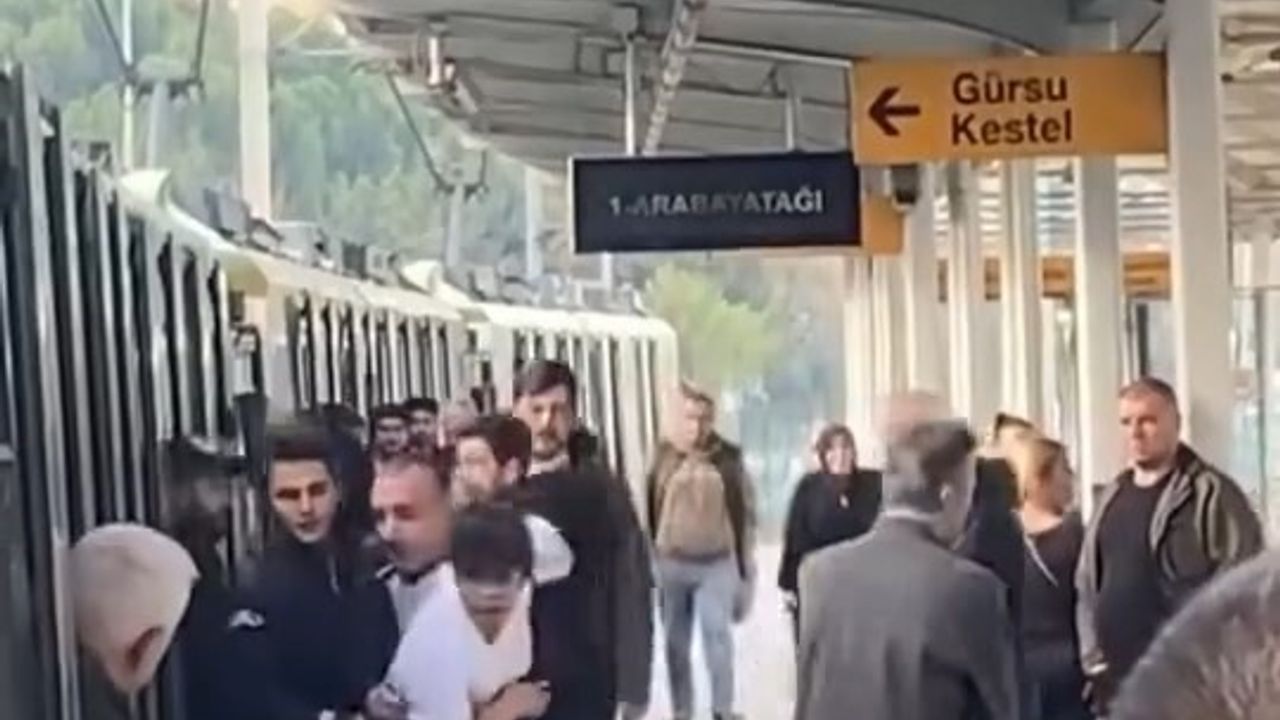 Bursa Sırameşeler İstasyonunda Metro İçinde Koltuk Tartışması, Güvenlik Müdahalesiyle Sona Erdi