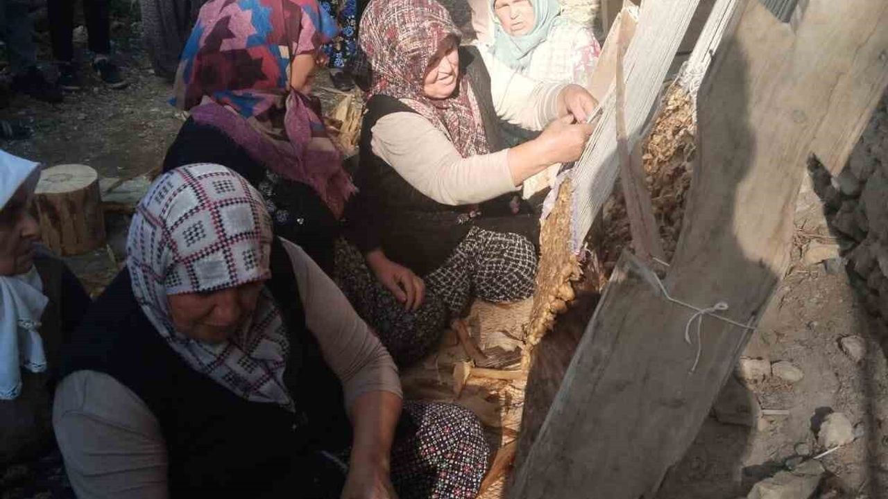 Çal'da keşfedilen mısır kapçığı hasır dokuma tekniği