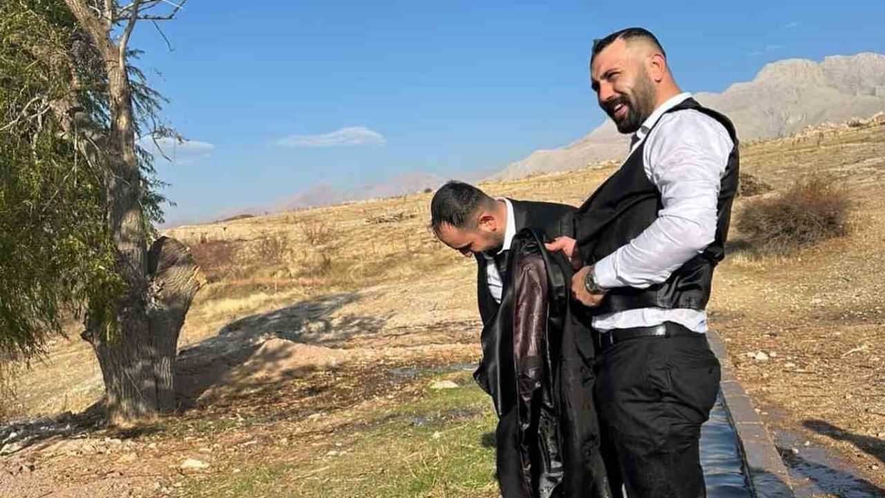 Çamardı'da 'damadı suya atma' geleneği Çukurbağ'da renkli anlara sahne oldu