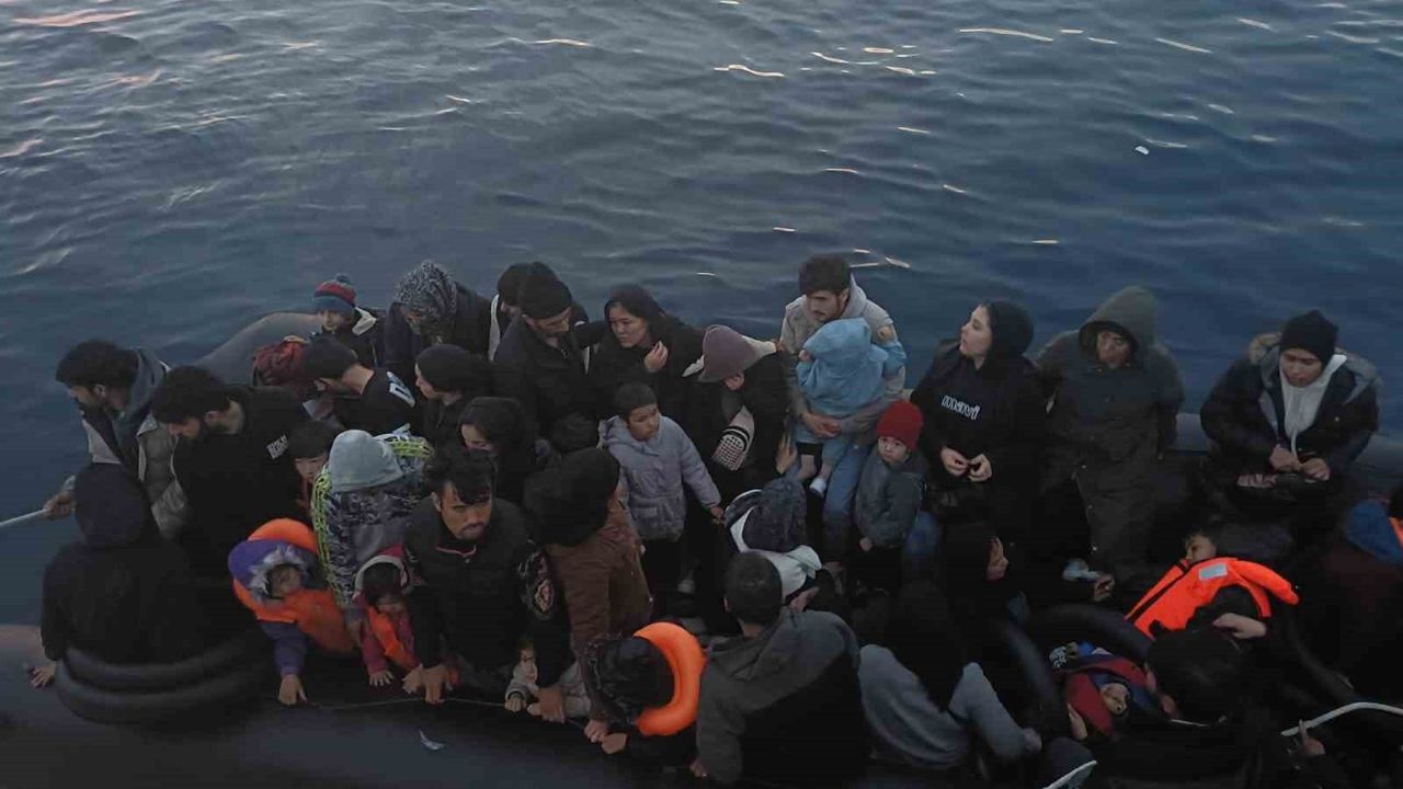 Çanakkale Ayvacık Açıklarında 42 Kaçak Göçmen Yakalandı