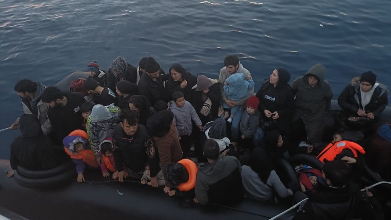 Çanakkale Ayvacık'ta 42 düzensiz göçmen yakalandı