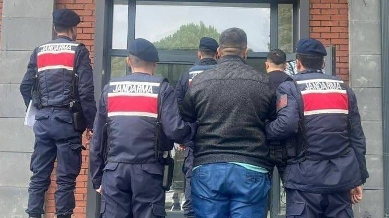 Çanakkale'de jandarma operasyonunda 6 organizatör ve 56 kaçak göçmen yakalandı