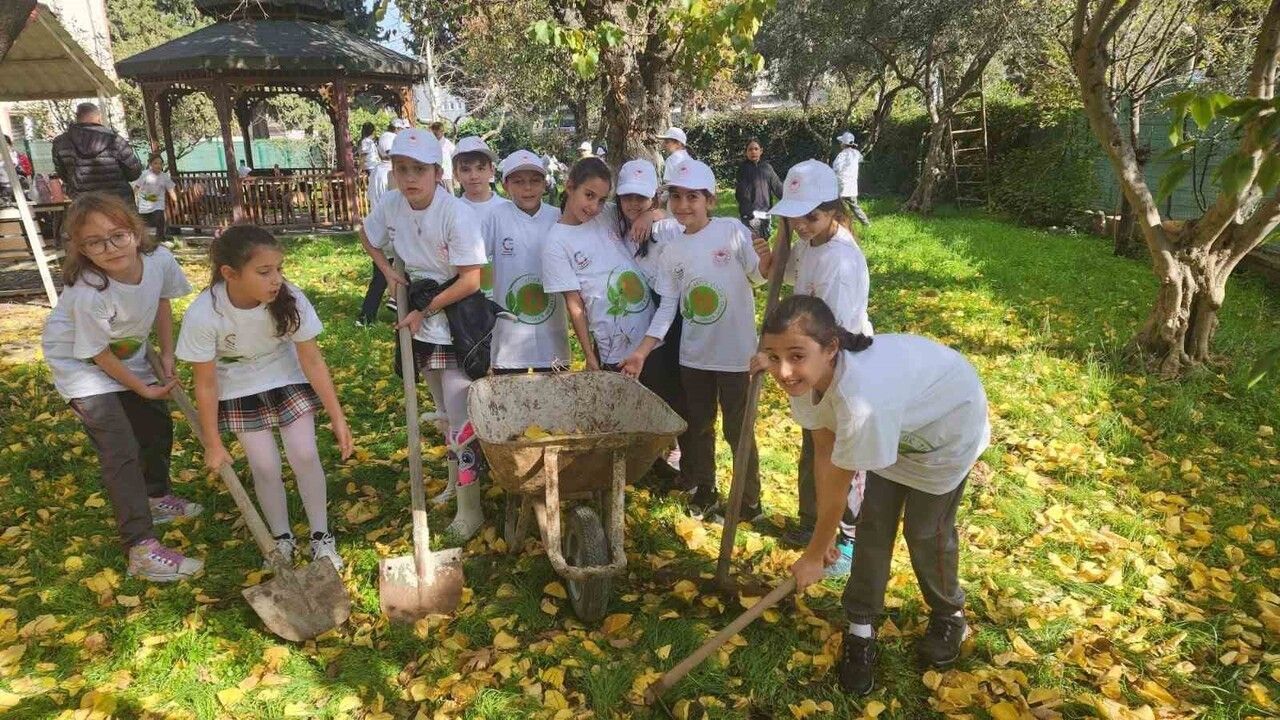Çanakkale'de Lider Çocuk Tarım Kampı: Öğrencilere Kooperatifçilik ve Gıda Bilinci Aşılandı