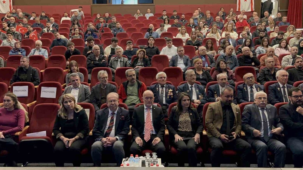 Çanakkale'de Mavi Vatan söyleşisi: Prof. Dr. Cihat Yaycı Kıbrıs'ın jeopolitik önemini vurguladı