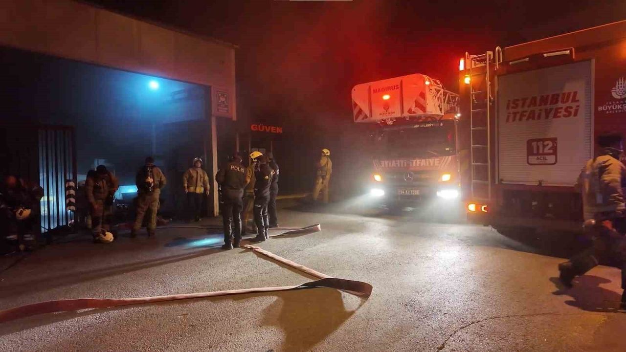 Çekmeköy'de yanık kokusu ihbarı: Metal işleme fabrikasındaki yangın büyümeden söndürüldü