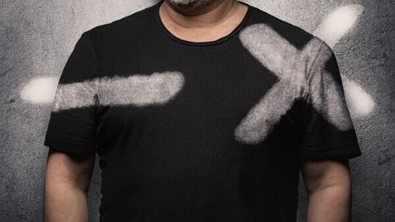 Cem Yılmaz 22 Aralık’ta "CMXXIV" ile Bostancı Gösteri Merkezi'nde