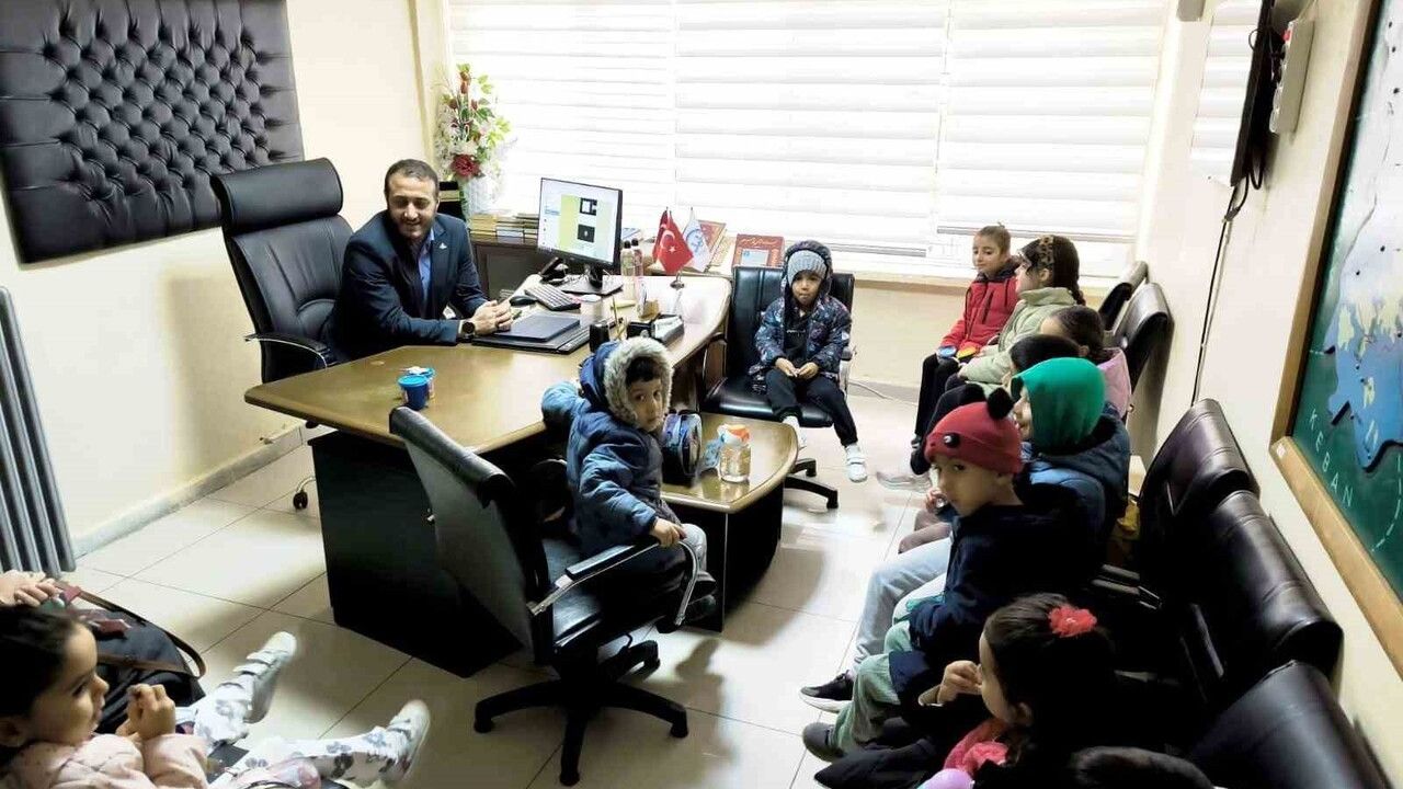 Çemişgezek'te 4-6 Yaş Kur’an Kursu Öğrencileri Dünya Çocuk Günü'nde Gazze'ye Harçlık Bağışı