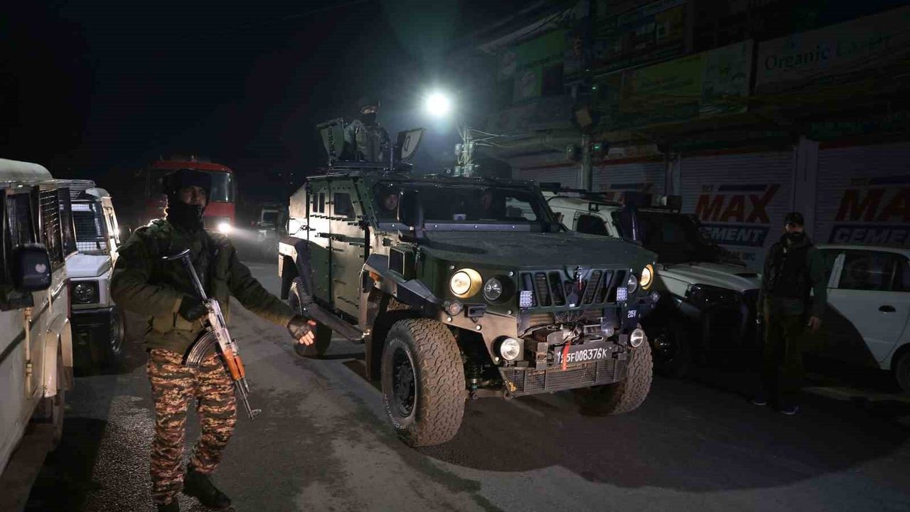 Cemmu Keşmir Nowgam karakolunda patlama: 9 ölü, 32 yaralı