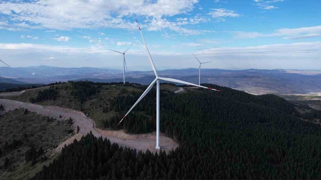 Cengiz Enerji Çerkeş RES’te 90 m kanatlı 7,2 MW türbinle kapasiteyi 82,6 MW'a yükseltti