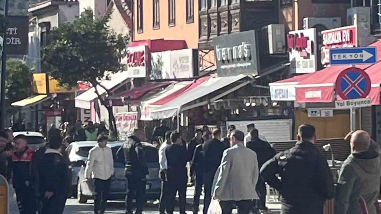 Çeşme'de midyeciye alacak verecek nedeniyle silahlı saldırı girişimi