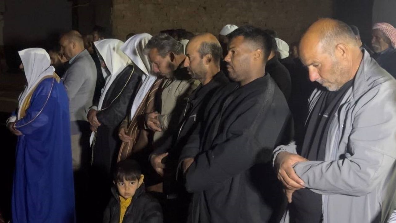 Ceylanpınar’da kendiliğinden yanan ev için yüzlerce kişi seferber oldu; dua ve nöbetin ardından yangınlar durdu