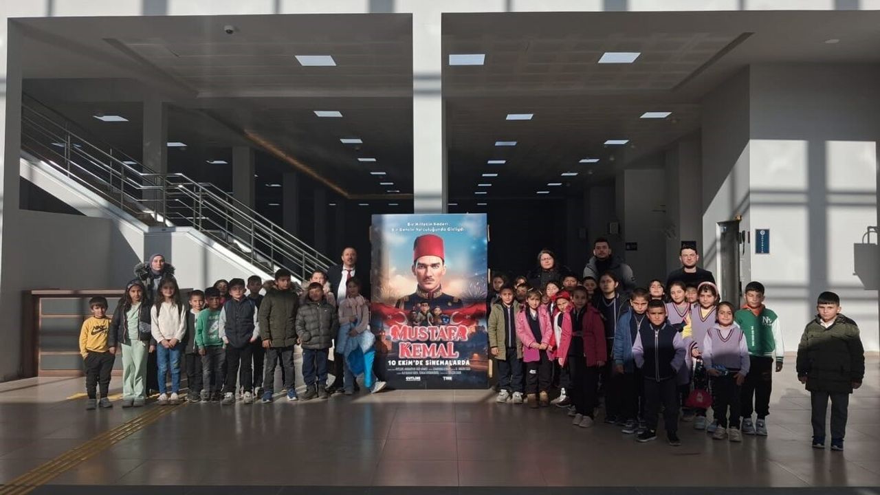 Çıldır'daki köy okulu öğrencileri 'Mustafa Kemal' filmiyle ARÜ'de buluştu