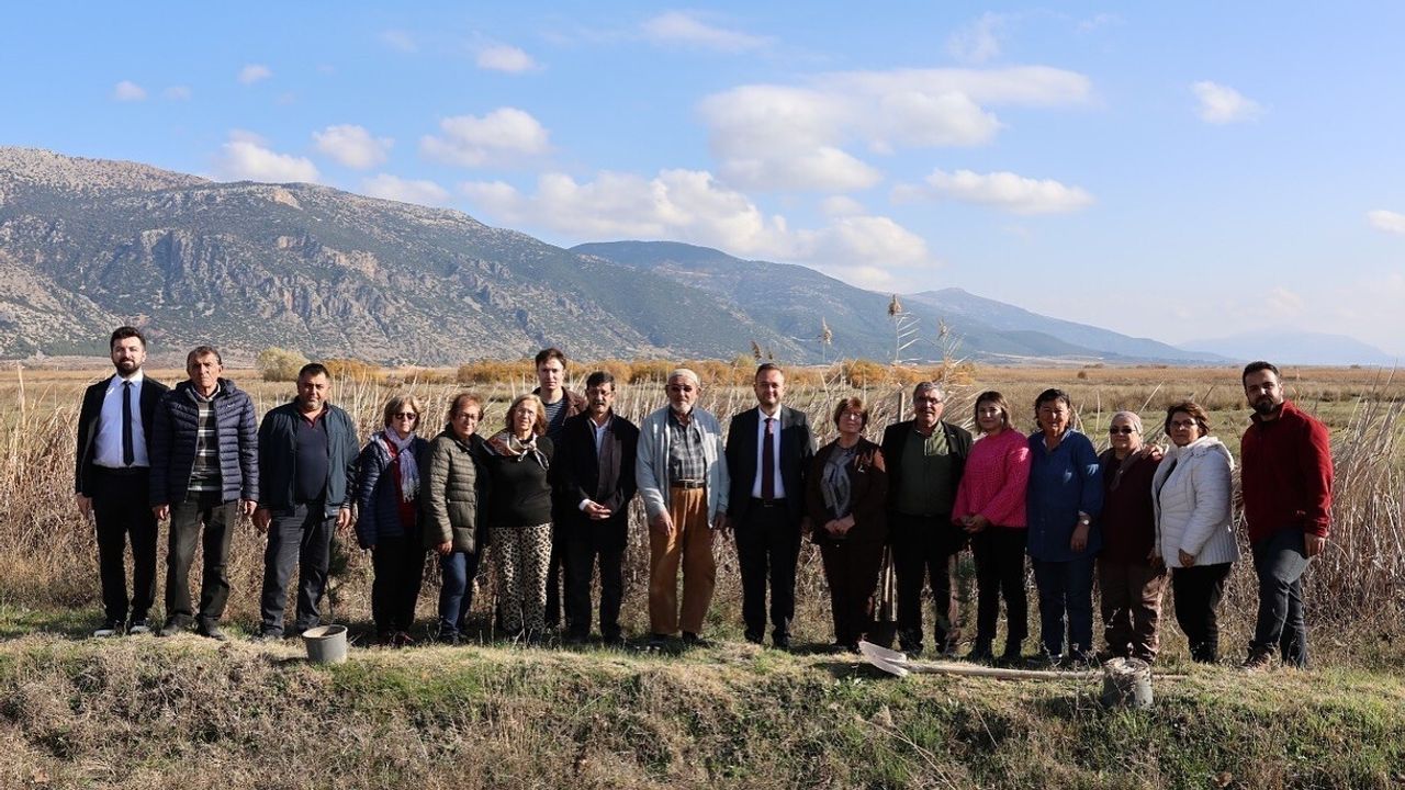 Çivril'de 24 Kasım'da öğretmenler anısına hatıra ormanı oluşturuldu