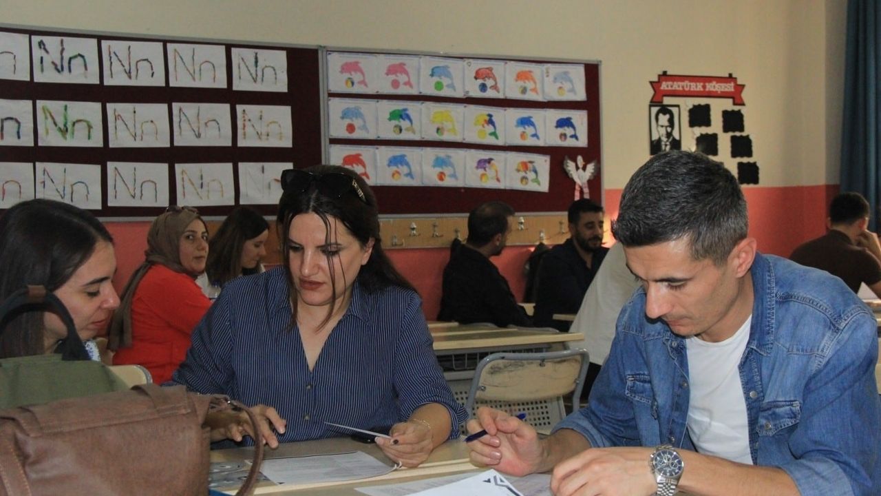 Cizre'de öğretmenlere yönelik akran zorbalığı semineri