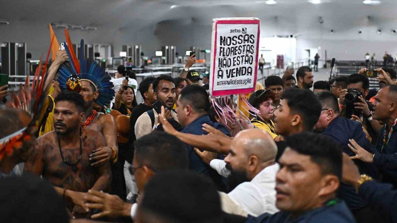 COP30 Belem'de: Yerli Göstericiler ile Güvenlik Arasında Çatışma, 2 Görevli Hafif Yaralandı