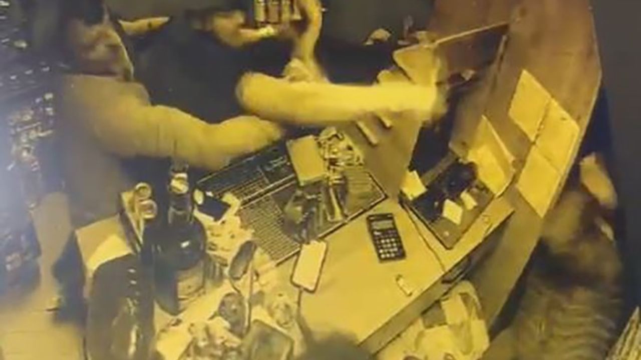 Çorlu'da tekel büfeye saldırı: İşletmeci demir sopalarla yaralandı