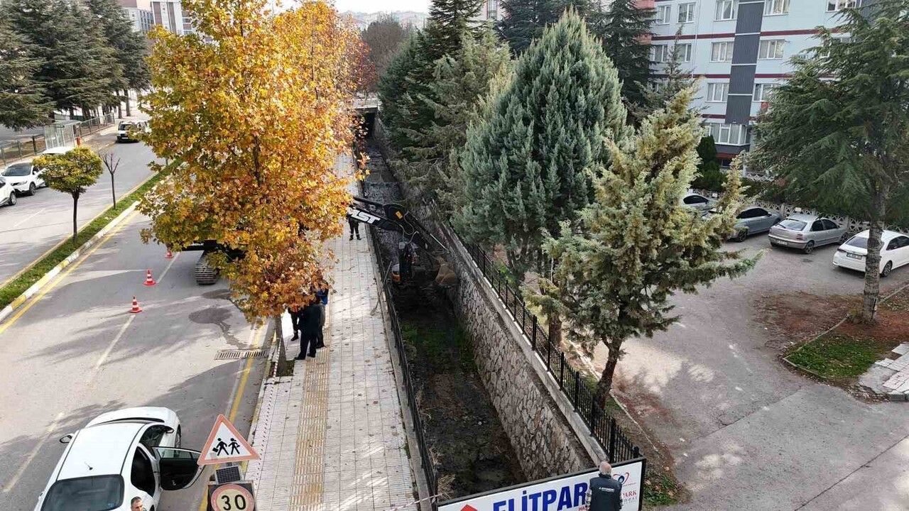 Çorum Belediyesi Melikgazi Deresi'nde 1.200 metrelik temizlik ve ıslah çalışması