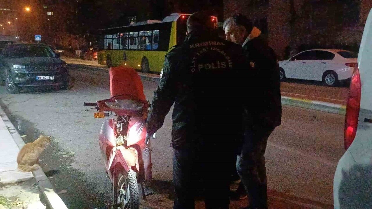 Çorum’da 18 yaş altı üç çocuk motosiklet hırsızlığında yakalandı; üzerinde uyuşturucu bulundu
