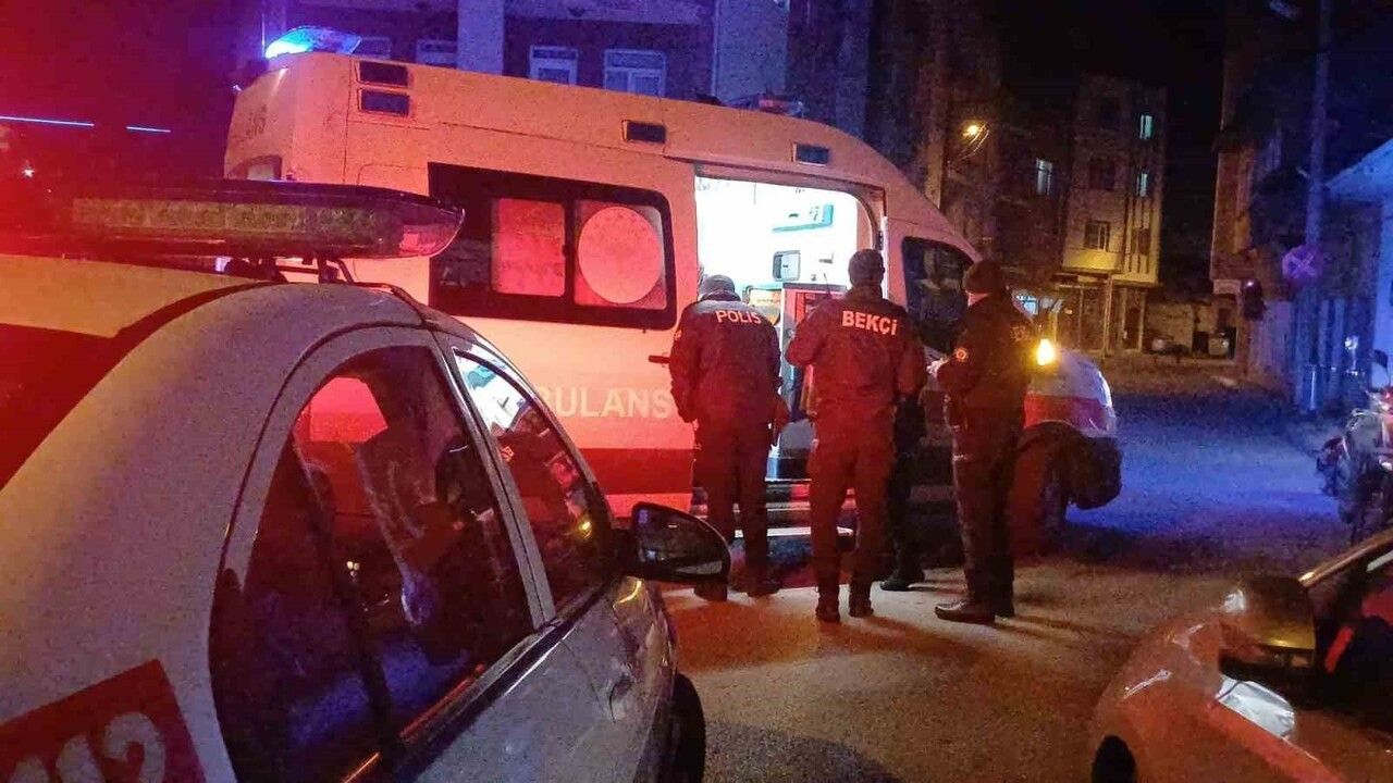 Çorum'da bıçaklı kavga: Çöplü Mahallesi'nde 2 kişi yaralandı