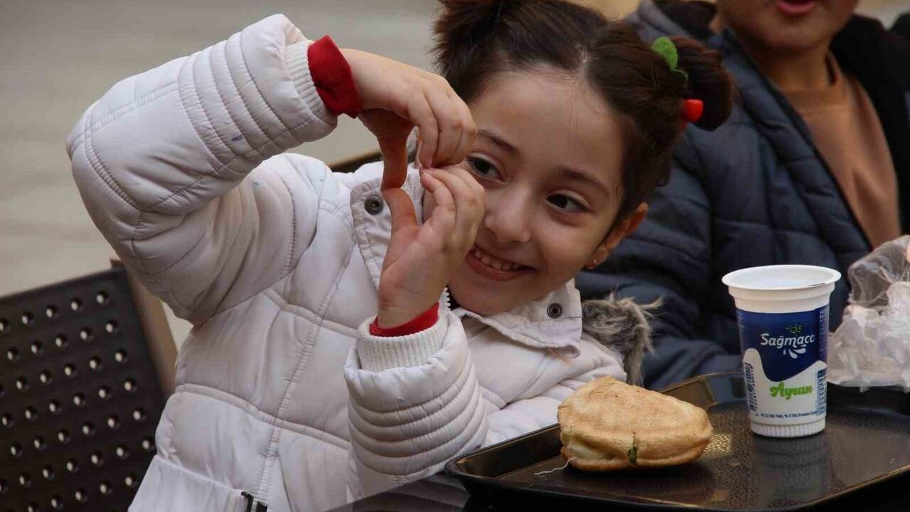 Çorum'da 'Şeker Çocuk Şenliği' Bedesten'de gerçekleştirildi: Diyabetli çocuklara moral ve farkındalık