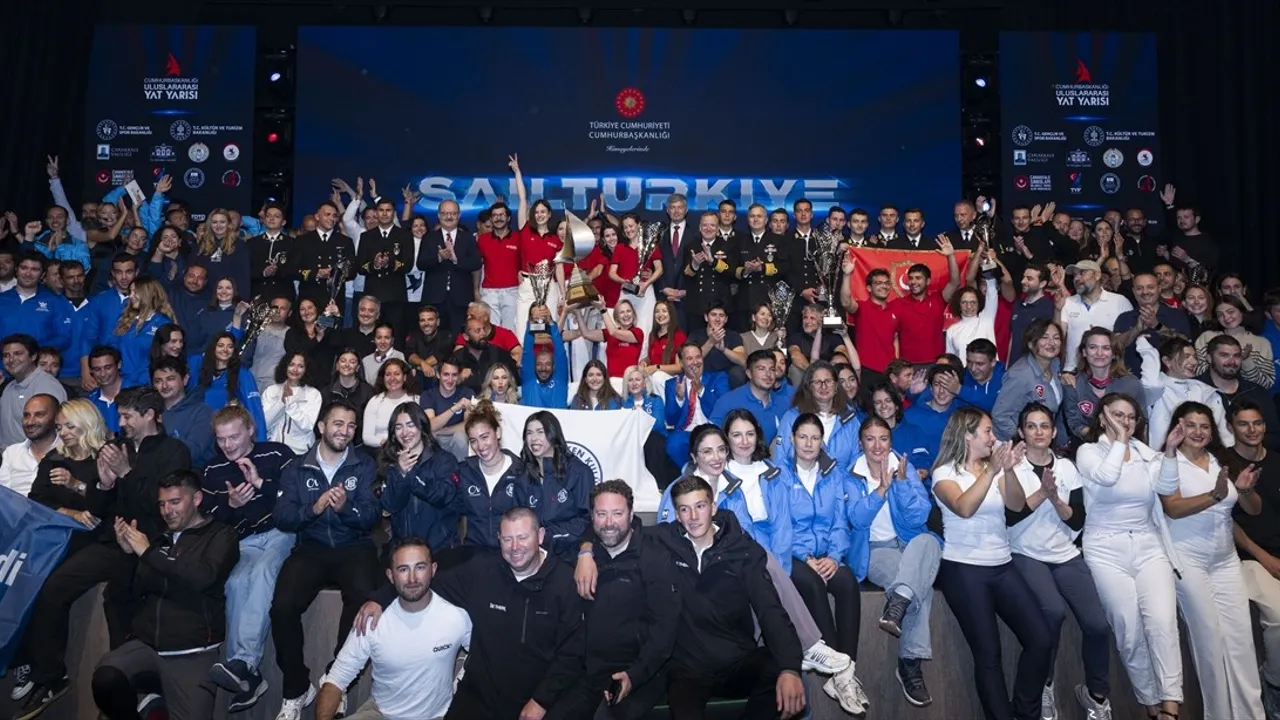 Cumhurbaşkanlığı 6. Uluslararası Yat Yarışları ödül töreni — Angels of CMB Holding şampiyon