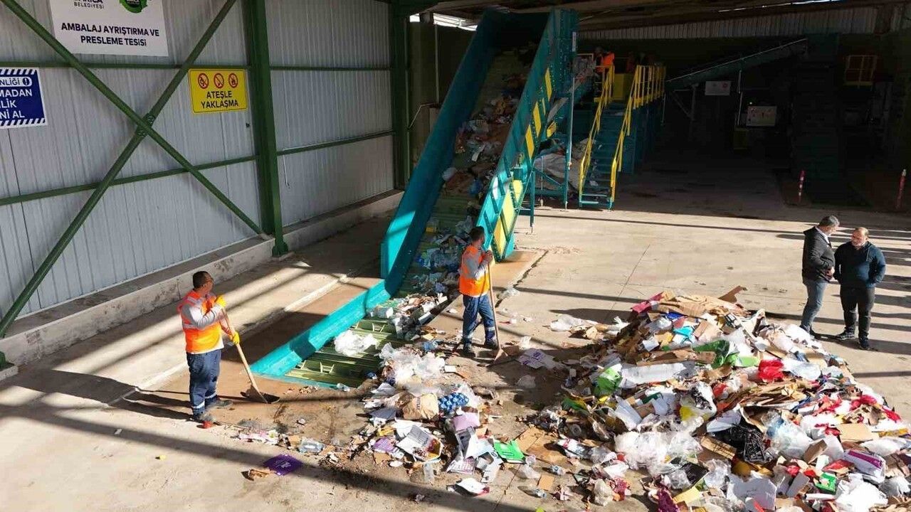 Darıca’da günlük 70 ton kapasiteli Sıfır Atık Toplama ve Ayrıştırma Tesisi açıldı