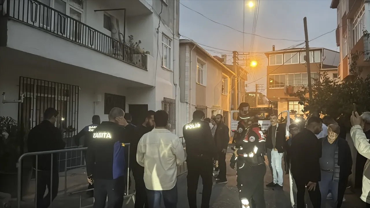 Darıca'da kolonlarında çatlak görülen 3 katlı bina tedbir amaçlı boşaltıldı