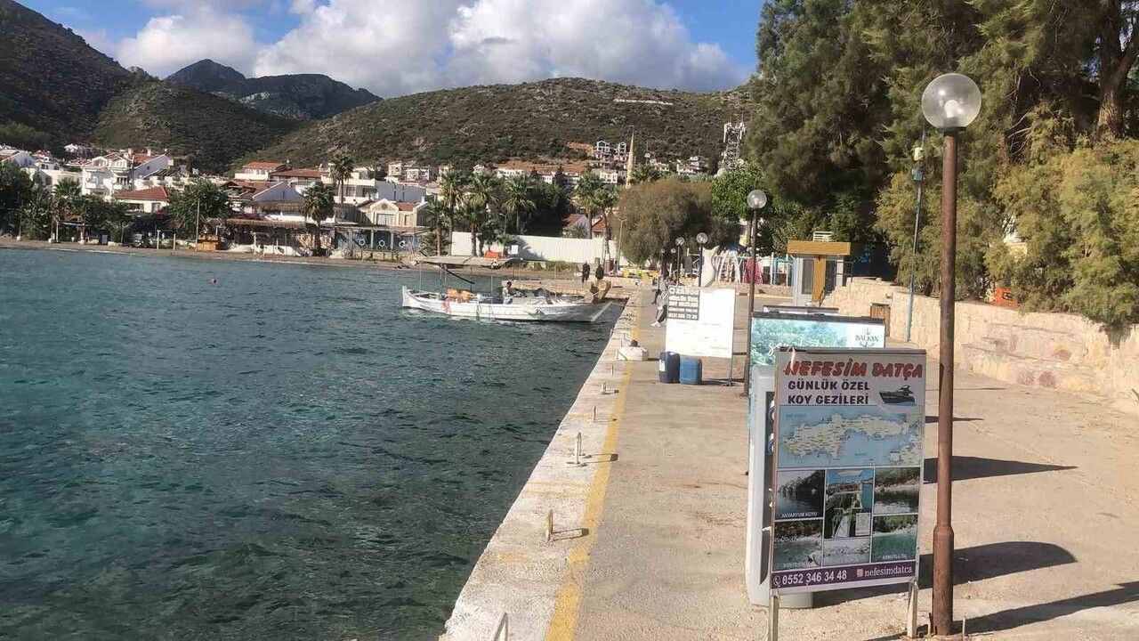 Datça'da bahar havası sürüyor: Sıcaklık 25 derece, vatandaşlar sahilde vakit geçiriyor