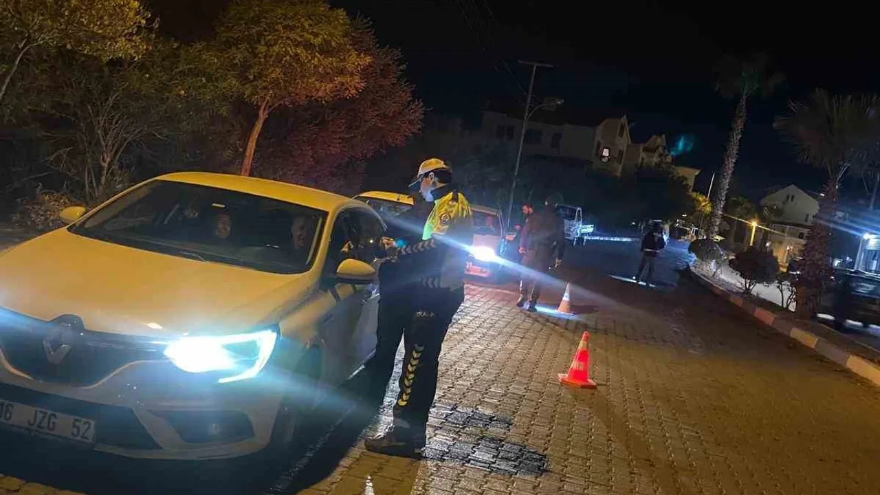 Datça'da 'Huzur ve Güven' Denetimleri: 288 Kişi, 48 Araç Sorgulandı
