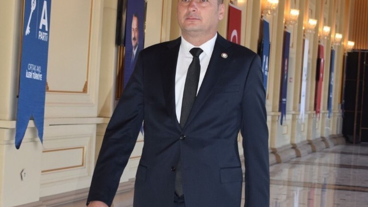 Denizli Anahtar Parti İl Başkanı Hakan Saruhan'dan 24 Kasım Öğretmenler Günü mesajı