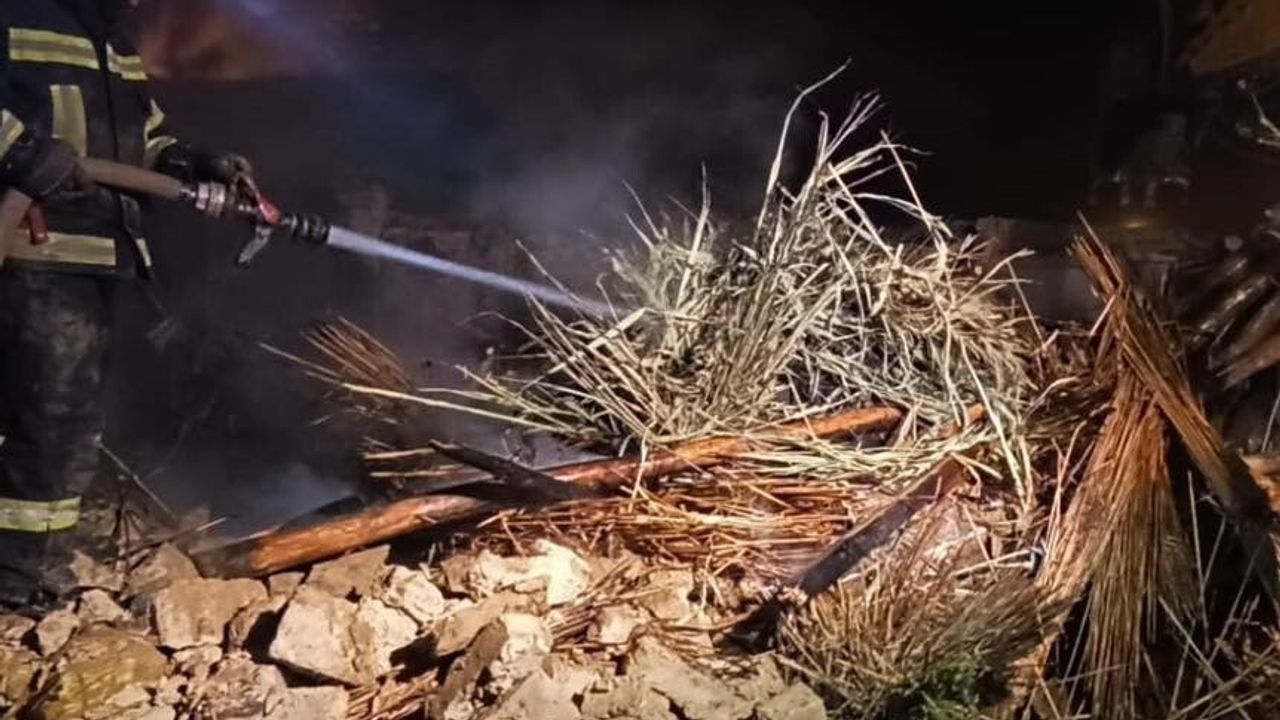 Denizli Çivril'de Tek Katlı Evde Yangın: İtfaiye Müdahalesiyle Kontrol Altına Alındı