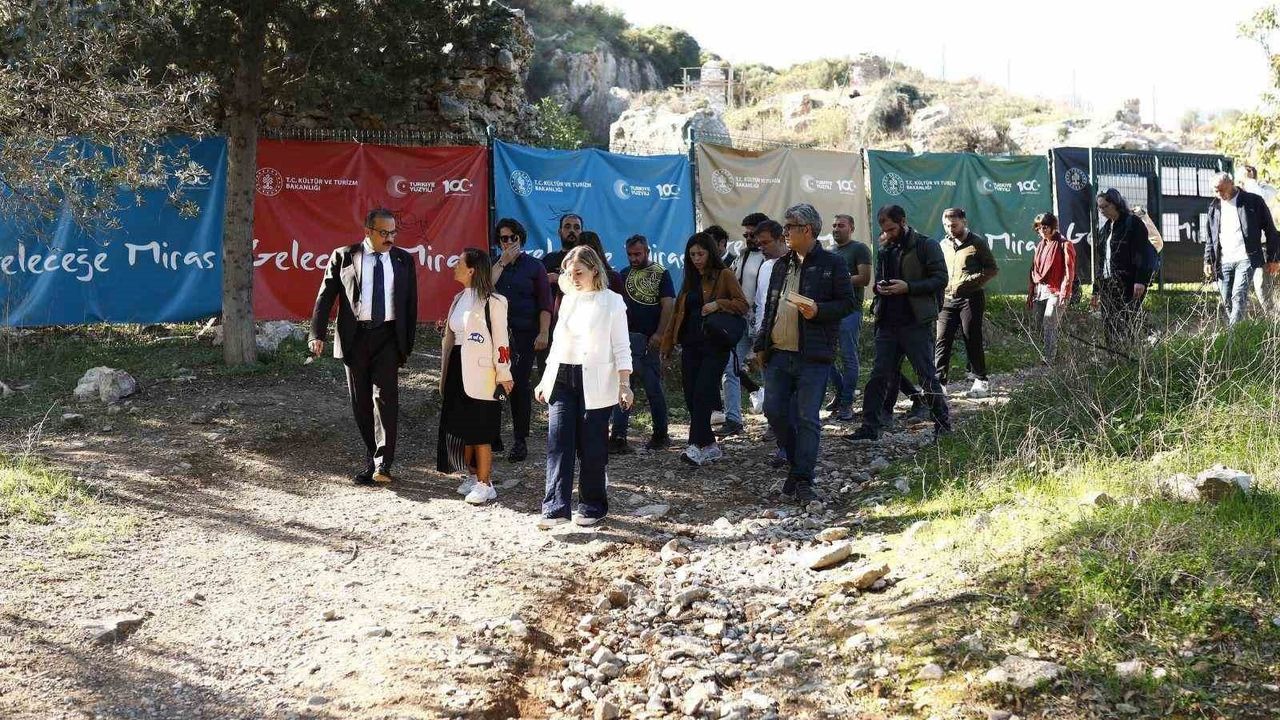 Denizli'de Hierapolis ve Loadikya Antik Kentlerinde Restorasyon ve Kazı Çalışmaları Sürüyor