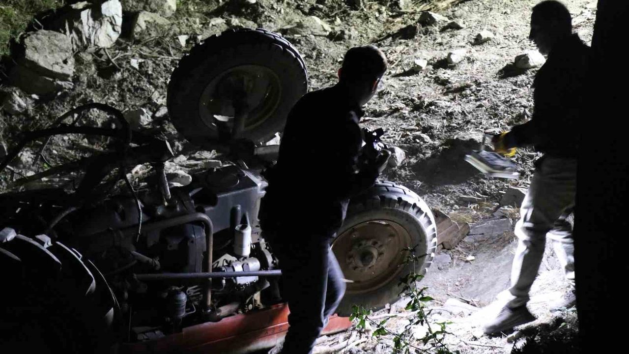 Denizli'de ormana odun toplamaya giden yaşlı çift, devrilen traktörün altında yaşamını yitirdi