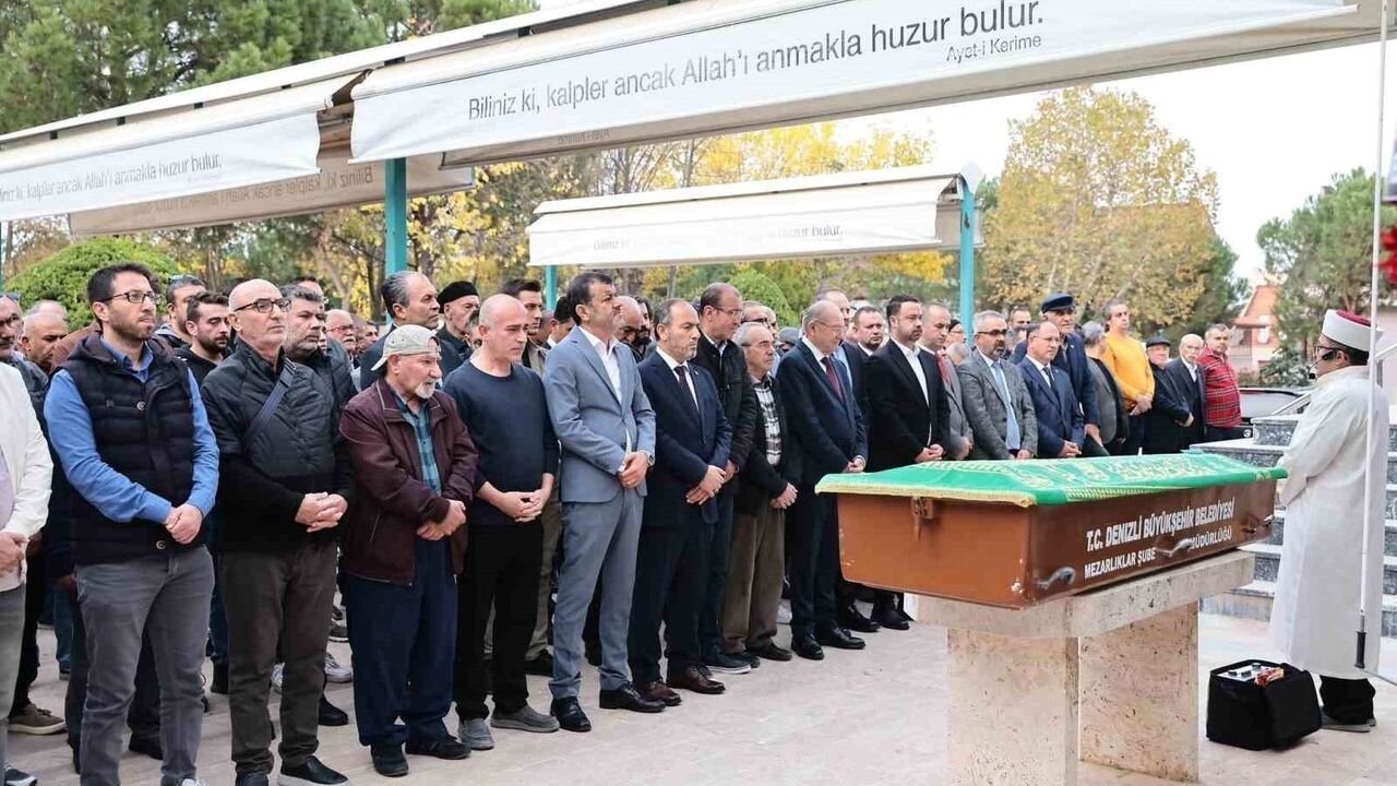 Denizli'de Öztürk Ailesinin Acı Günü: Mustafa Naci Öztürk Uğurlandı