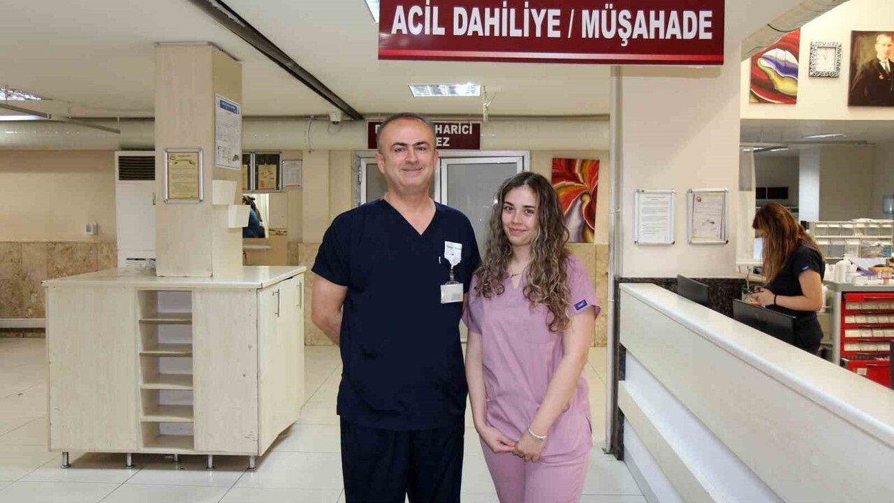 Denizli Devlet Hastanesi'nde baba-kız doktorlar: Op. Dr. Zeki ve Dr. Zeliha Dağlıoğlu birlikte görevde