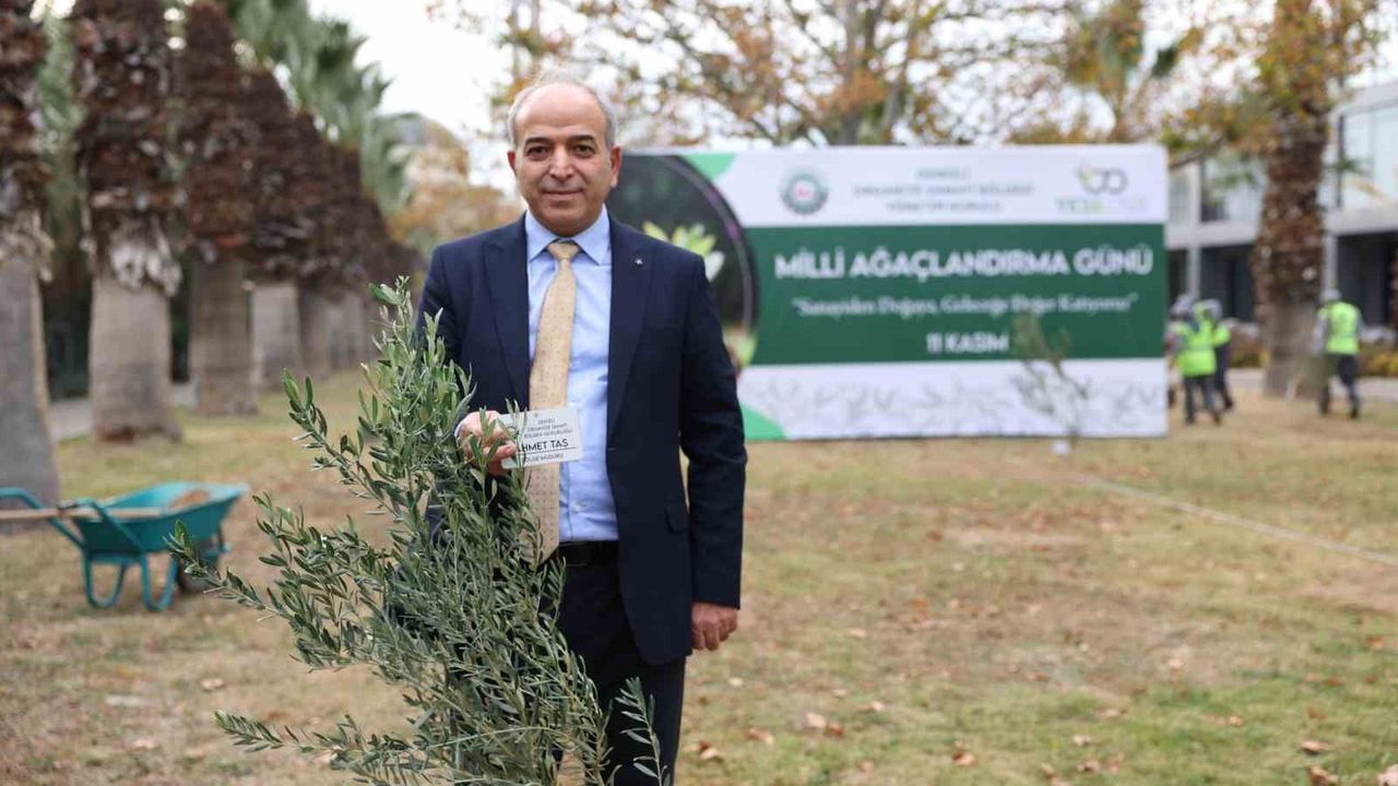 Denizli OSB 11 Kasım'da Yeşil Alanlara Yüzlerce Fidan Dikti