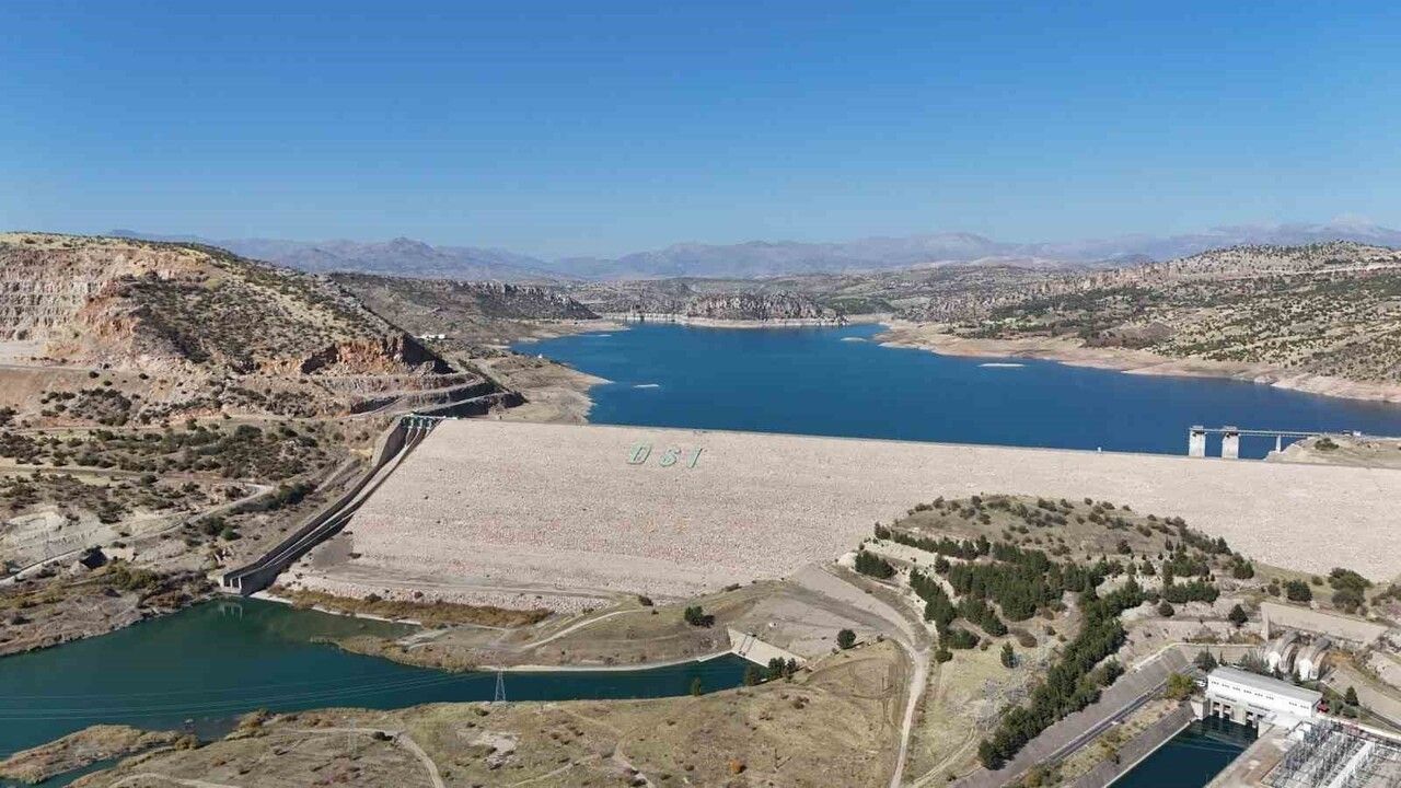 Dicle Barajı'nda su seviyesi kritik: 7 yıl önce kopan kapağa bugün yetişecek su yok