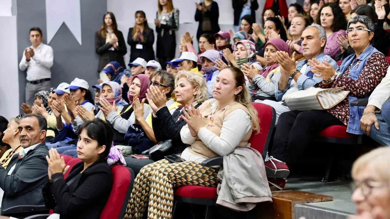 Didim’de 25 Kasım Etkinlikleri: Kadına Yönelik Şiddetle Mücadelede Panel ve Konser