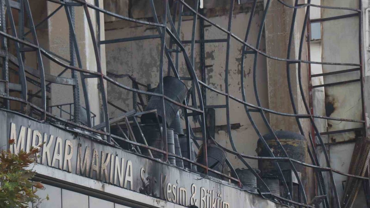 Dilovası yangınında belediye başkan yardımcısı ve dört zabıta açığa alındı