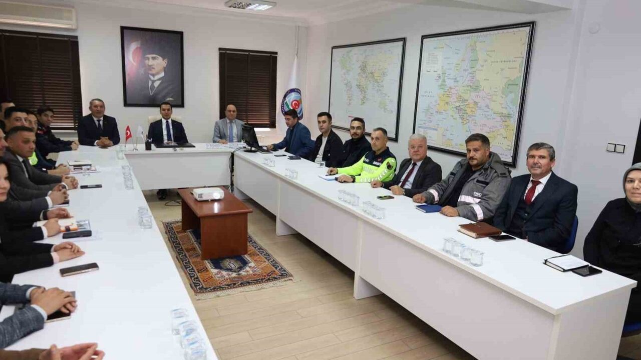 Dinar’da kış tedbirleri görüşüldü: Kurumlararası koordinasyon ön plana çıktı