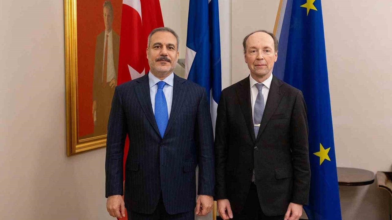 Dışişleri Bakanı Hakan Fidan Helsinki'de Finlandiya Parlamento Başkanı Jussi Halla-aho ile Görüştü