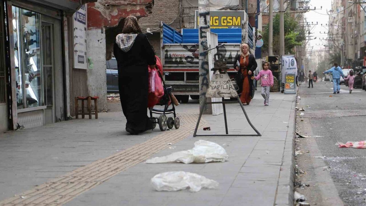 Diyarbakır Bağlar Muradiye Mahallesi'nde Kapsamlı Temizlik Kampanyası Başlatıldı
