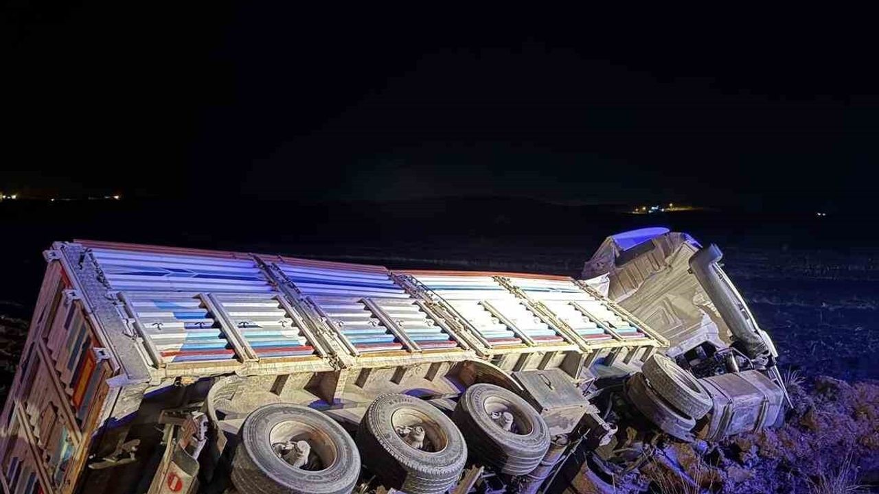 Diyarbakır-Batman karayolunda 5 araçlı zincirleme kaza: 3 ölü, 14 yaralı