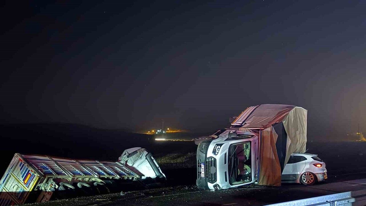 Diyarbakır'da 24 saatte iki zincirleme kaza: 8 ölü, 14 yaralı