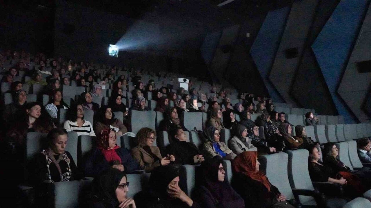 Diyarbakır'da 25 Kasım Etkinliği: Kadınlara Özel 'Ceylin' Film Gösterimi