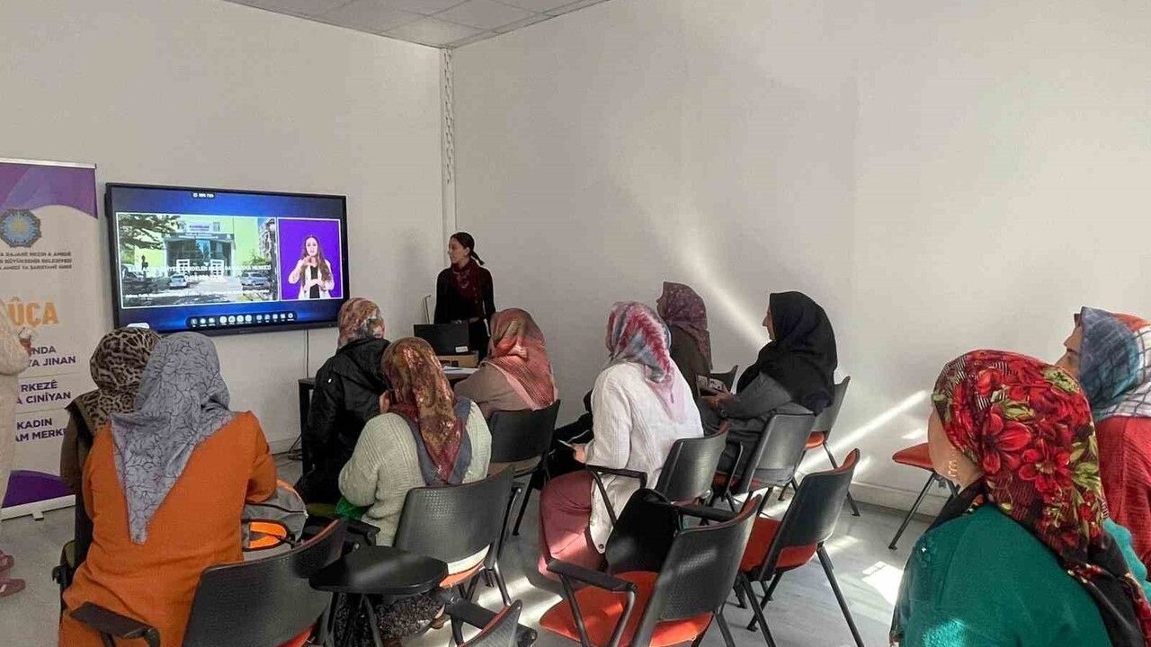 Diyarbakır'da 25 Kasım farkındalık atölyeleri: Kadın Yaşam Merkezlerinde şiddet türleri anlatıldı