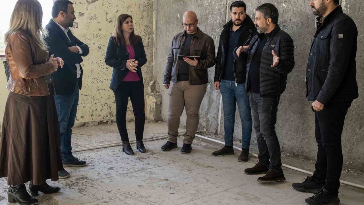 Diyarbakır’da halk ekmek fabrikası çalışmalarını Serra Bucak yerinde inceledi