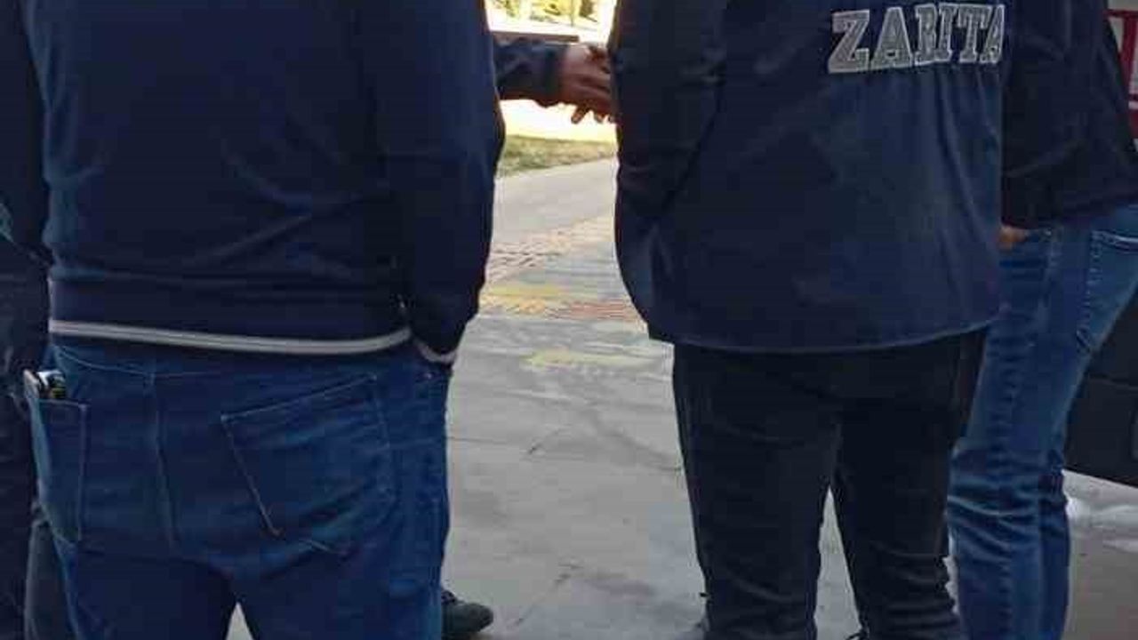 Diyarbakır'da Surlar Üzerinde İntihar Girişimi: Zabıta Kadını İkna Ederek Kurtardı