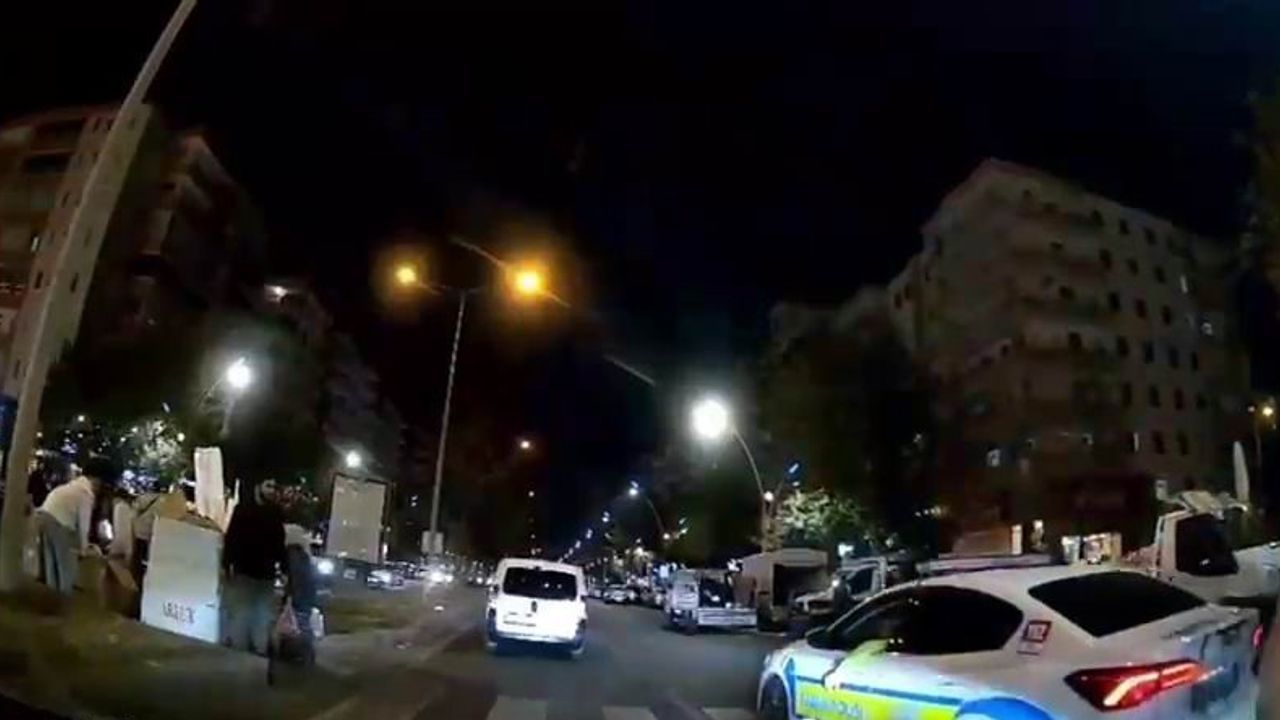 Diyarbakır'da trafik polisi, yere düşen çocuğun hastaneye yetişmesini sağladı