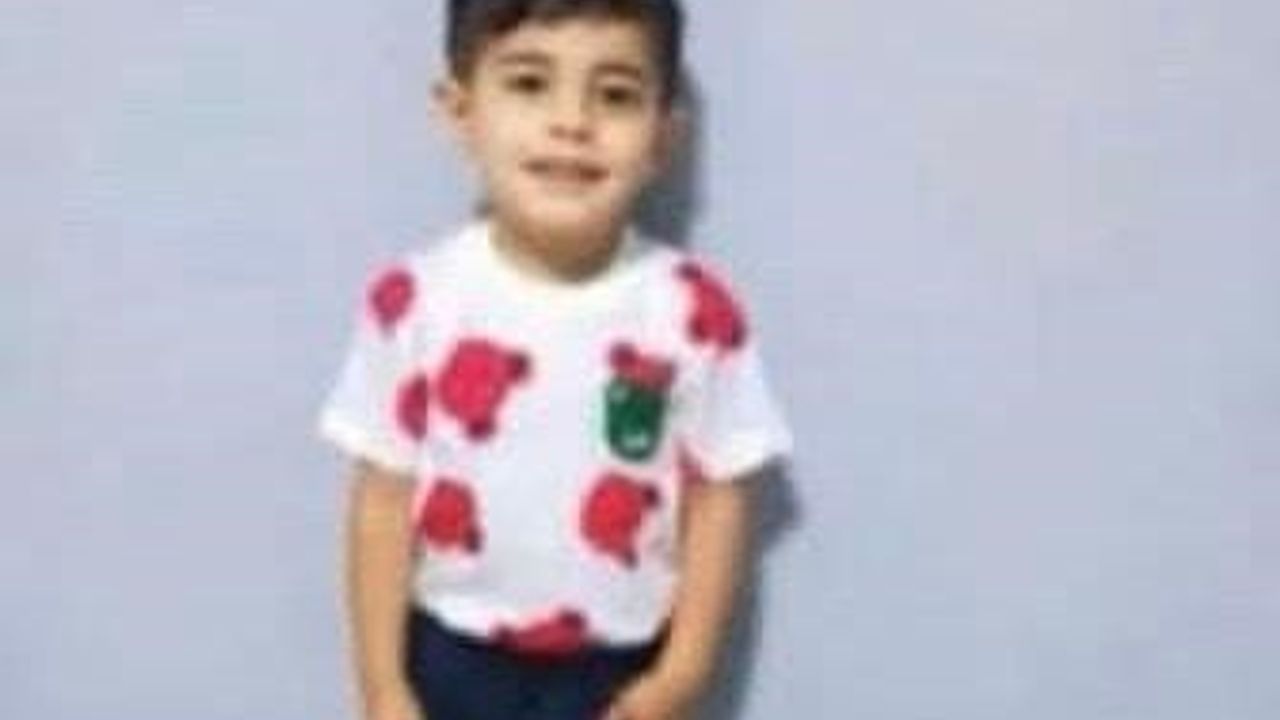 Diyarbakır’daki zincirleme kazada hayatını kaybeden aile Batman Beşiri'de defnedildi